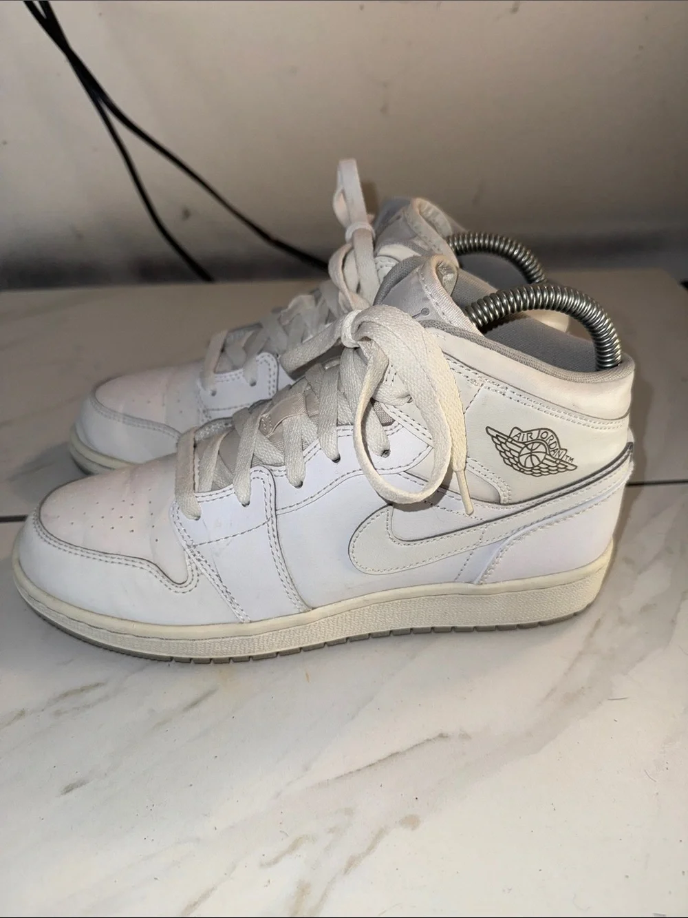 Jordan Men's Athletic Shoes White Jordan 1 Retro Mid White (2017)